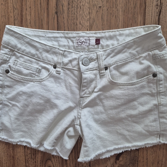 SO‎ White Denim Shorts Raw Frayed Hem Casual Summer Women's Size 1 SKU 224 - Picture 1 of 4